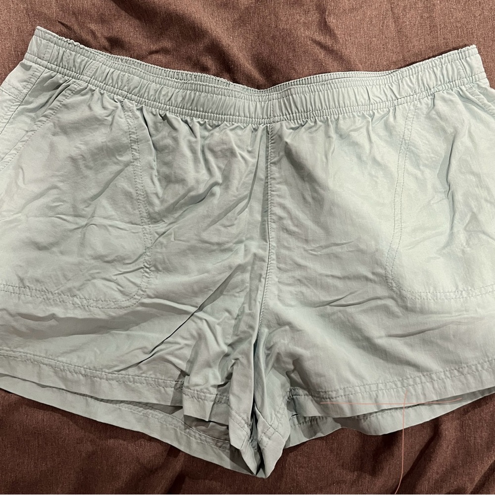 New Columbia active wear shorts in blue